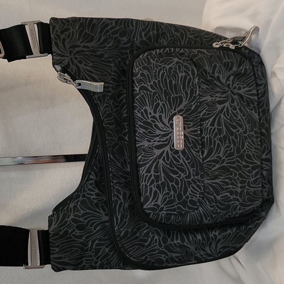 Baggallini Bags Baggallini Large Nylon Crossbody Bag Criss Cross